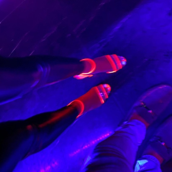 Neon pink Manolo Blahnik High Heel shoes size 35 1/2 - Picture 6 of 7